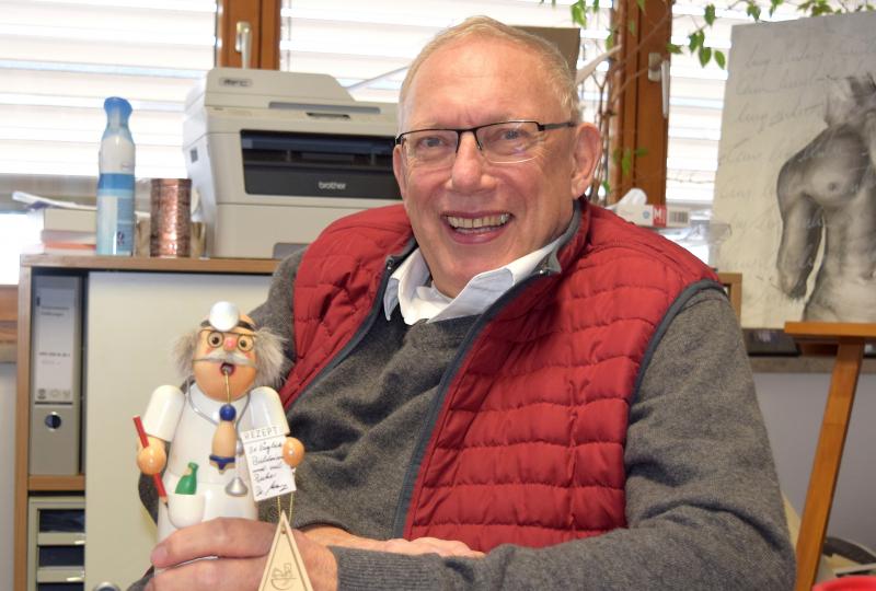 Während sich ein Großteil der Menschen generell auf den verdienten Ruhestand freut, kann sich Dr. Helmut Pabst aus Gilching gar nicht vorstellen, ohne Arbeit zu sein. 