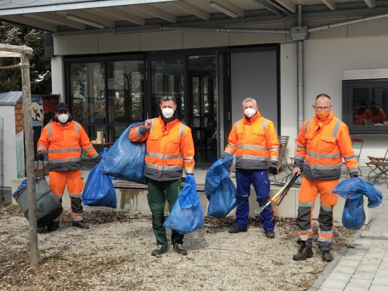 Am 20. März, hieß es von 9.30 bis 12 Uhr in Puchheim Rama dama und die Stadt freut sich sehr über den großen Erfolg. Kälte, Schnee und Corona-Auflagen hielten die über 100 Helfer*innen nicht davon ab, am Frühjahrsputz der Stadt teilzunehmen. 