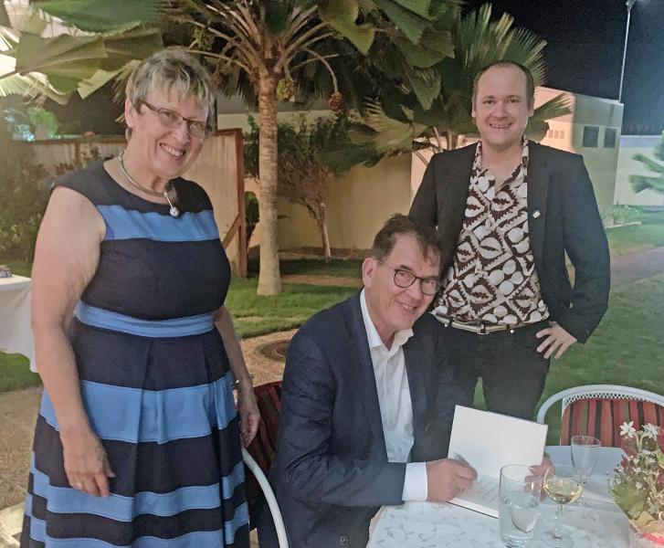 - Es war eine glückliche Übereinstimmung, dass der Besuch von Minister Dr. Gerd Müller, dem zuständigen Minister für Zusammenarbeit mit Entwicklungsländern, in Togo in der Zeit stattfand, als auch die Vorsitzenden von Aktion PiT-Togohilfe gerade vor Ort waren.