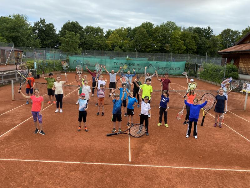 Nach den beiden Tenniscamps zu Beginn der Sommerferien bietet die Tennisschule des TC Puchheim auf ihrer Anlage in der Bürgermeister-Ertl-Str. 3 in der letzten Woche der Sommerferien vom 6. bis 10. September ein weiteres Tenniscamp für Kinder und Jugendliche an. 