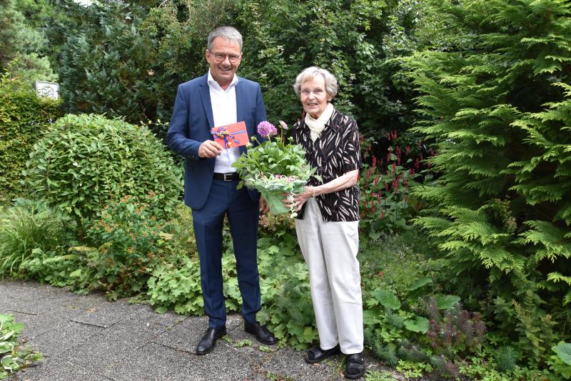 Die ehemalige stellvertretende Landrätin Gisela Schneid feierte am 20. August ihren 80. Geburtstag. Schneid war 18 Jahre lang Mitglied der CSU-Fraktion im Kreistag Fürstenfeldbruck, davon zwölf Jahre als stellvertretende Landrätin.