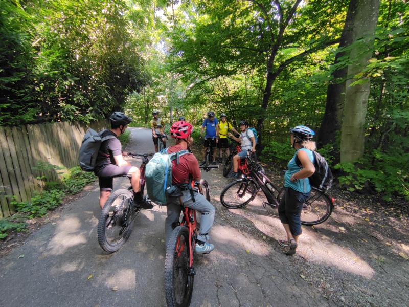 Kann Radtourismus ein Baustein für nachhaltigen Tourismus sein? Wie können Freizeit- und Arbeitsmobilität in Einklang gebracht werden und welche Ansätze finden sich in Oberbayern hierzu bereits? Darüber und viele weitere spannende Fragen diskutierten Experten der Rad- und Mobilitätsbranche am 6. September im Rahmen einer gemeinsamen Radtour, die durch den Landkreis Fürstenfeldbruck führte.