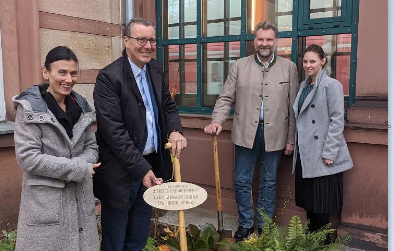 Am Anfang war der Stöpsel… Gröbenzeller Gemeindebücherei wird mit der Sonderkategorie des Bayerischen Bibliothekspreises ausgezeichnet