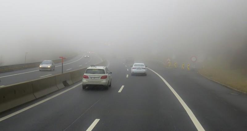 Am Samstag kam es aufgrund von schlechter Sicht am Kreisverkehr der B2 am Pucher Meer gleich zu zwei Verkehrsunfällen. 