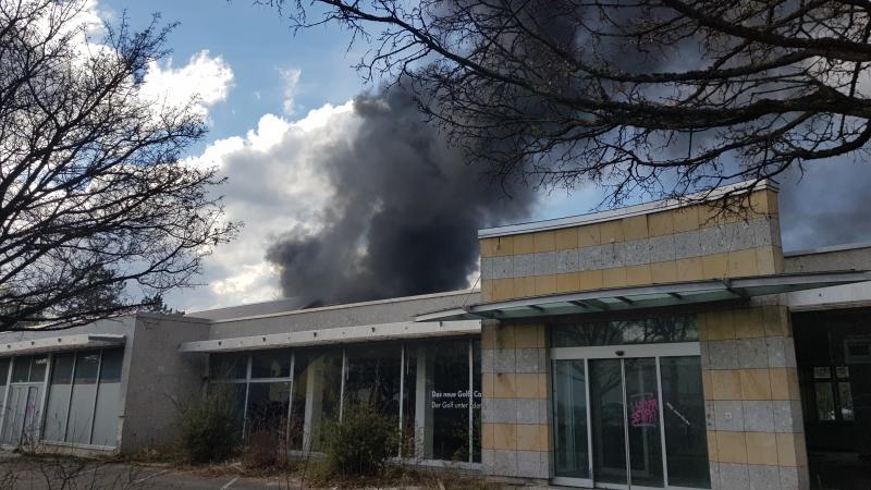 Am Mittwoch, dem 06.04.2022 kam es gegen 16:50 in der Landsberger Straße in Germering zu einer starken Rauchentwicklung. 