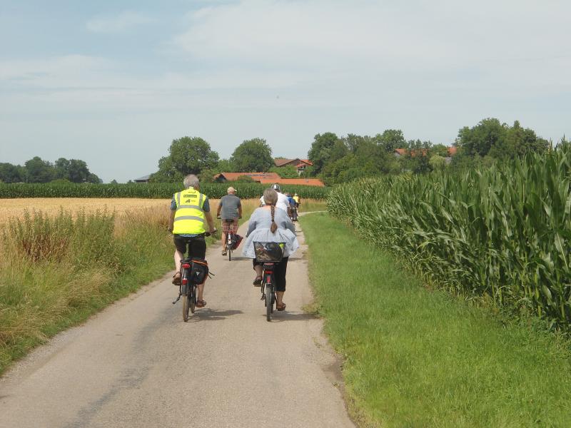 Im Rahmen der Bayerischen Themenwochen unter dem Motto „Im Team Energiewende und Klimaschutz gemeinsam denken“ planen die Städte Germering und Puchheim gemeinsam mit der Gemeinde Gilching und dem Klimaschutzmanagement des Landkreises Fürstenfeldbruck am Samstag, 4. Juni, eine Fahrradtour zu verschiedenen Freiflächen-Photovoltaikanlagen.