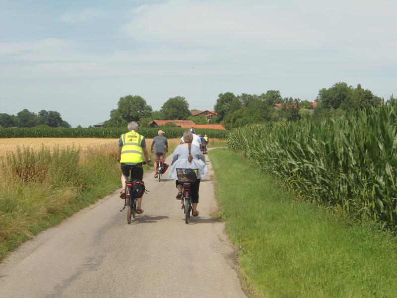 Im Rahmen der Bayerischen Themenwochen unter dem Motto „Im Team Energiewende und Klimaschutz gemeinsam denken“ planen die Städte Germering und Puchheim gemeinsam mit der Gemeinde Gilching und dem Klimaschutzmanagement des Landkreises Fürstenfeldbruck am Samstag, 4. Juni, eine Fahrradtour zu verschiedenen Freiflächen-Photovoltaikanlagen. 