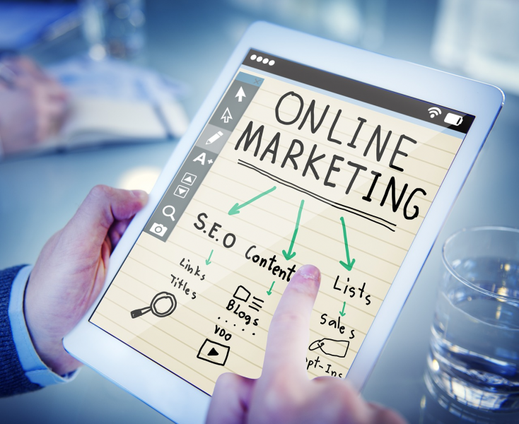 Das Online-Marketing ist ein Mittel, um Kundschaft auf die eigenen Dienste aufmerksam zu machen: Definition, Bedeutung und Vorteile von Online-Marketing. 