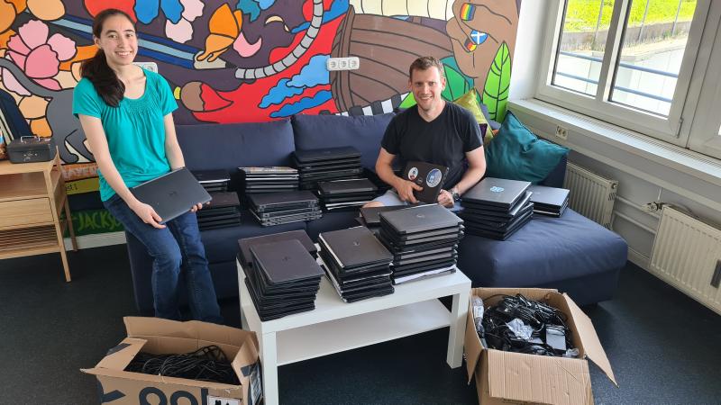- Es ist soweit, Schüler Germeringer Schulen können ab sofort Laptops beim DigiClub für jeweils ein Jahr ausleihen.