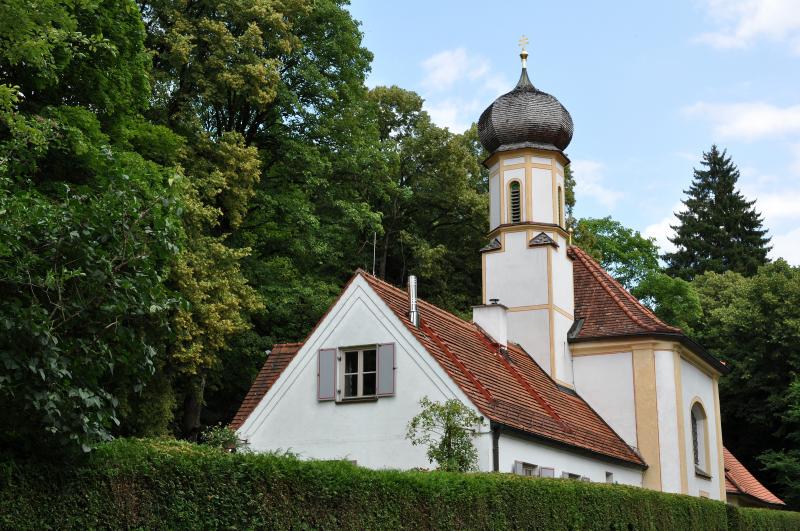 Nach der Coronapause finden nun endlich wieder die Grünsinker Feste in Weßling statt. Traditionsgemäß werden die Feierlichkeiten am letzten Sonntag im Juli (31.07.22) sowie am Sonntag nach Maria Himmelfahrt (21.08.22) bei jedem Wetter veranstaltet.