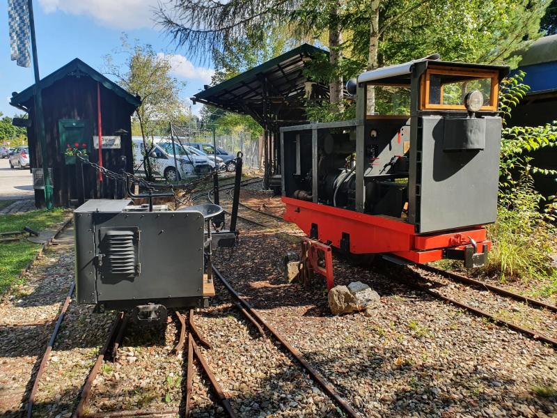 Am 17. Juli 2022 von 10 bis 17 Uhr findet das Sommerfest mit einem Feldbahnfahrtag im Feldbahnmuseum Fürstenfeldbruck am Bahnhof Fürstenfeldbruck statt.