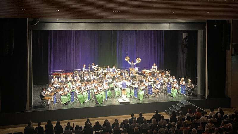 Ein weiteres musikalisches Highlight im Jubiläumsjahr der Stadtkapelle Fürstenfeldbruck mit ihrem Dirigenten Paul Roh erlebten die Zuschauer im fast vollen, angenehm klimatisierten Stadtsaal. 