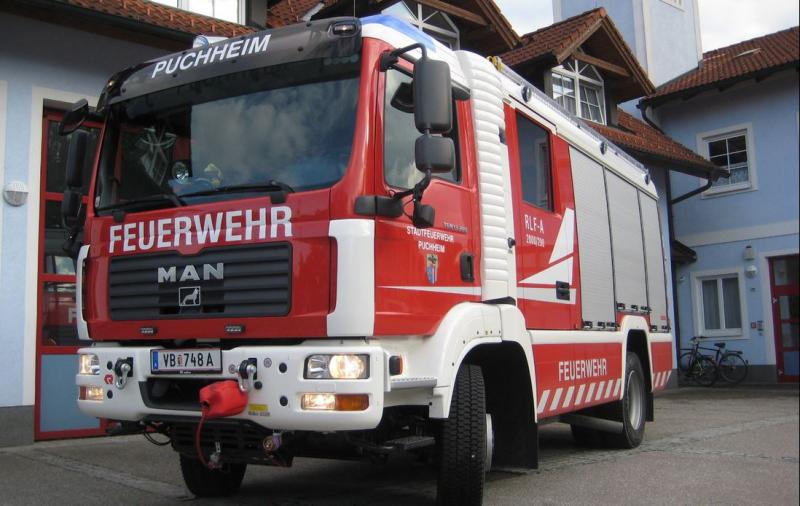 Im Zeitraum von Sonntag, 28.08.2022 bis Montag, 29.08.2022 ereigneten sich zwei Brände in Puchheim. Die Kriminalpolizei Fürstenfeldbruck hat die Ermittlungen aufgenommen und bittet um Hinweise.