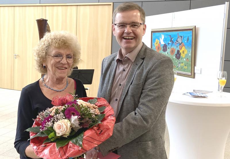 Obwohl sie seit rund 25 Jahren den Pinsel schwingt, nutzte Heidi Leistner-Mayer am Samstag erstmals die Gelegenheit, im Gilchinger Rathaus rund 70 ihrer insgesamt 300 Werke zu präsentieren. Anlass war die 8. Kulturwoche, die unter dem Thema „FreiTräume“ am Freitag eröffnet wurde.