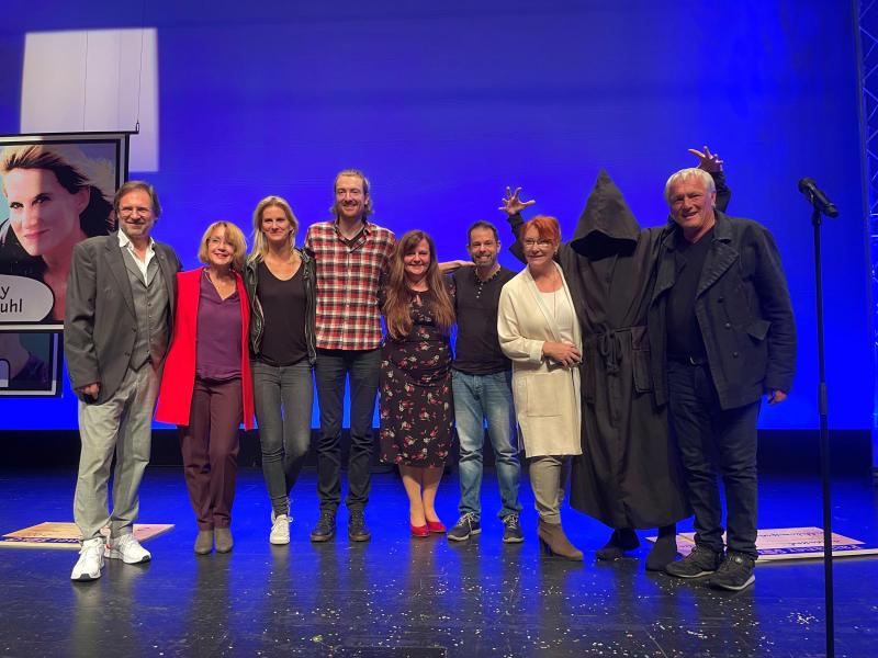 Im vollbesetzten Stadtsaal des Veranstaltungsforums konnte Der Tod gleich zweifach überzeugen und durfte den Jurytitel ebenso wie den begehrten Publikumspreis mit nach Hause nehmen. Damit setze der geheimnisvolle Comedian sich gegen die Finalisten Lucy van Kuhl, Yves Macak und Jochen Prang durch.