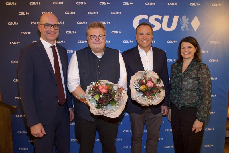 In einem Jahr sind Landtags- und Bezirkstagswahlen in Bayern. Die CSU-Delegiertenversammlung im Stimmkreis 120, Landsberg am Lech/Fürstenfeldbruck-West, hat am Freitagabend in Weil ihre Direktkandidaten für Landtag und Bezirkstag bestimmt.