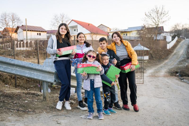 - In der Germeringer Sammelstelle von „Weihnachten im Schuhkarton“ wurden dieses Jahr 339 gefüllte Schuhkartons für bedürftige Kinder abgegeben. 