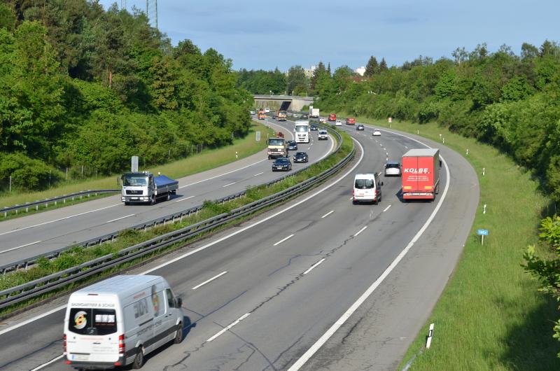 - Im Zuge der laufenden Baumaßnahme müssen die gesamte Autobahnanschlussstelle Germering-Süd (A 96) und die Staatsstraße St 2544 zwischen 4. und 8. September für den Verkehr vollgesperrt werden. Verkehrsteilnehmer werden gebeten die ausgeschilderten Umleitungen zu nutzen.