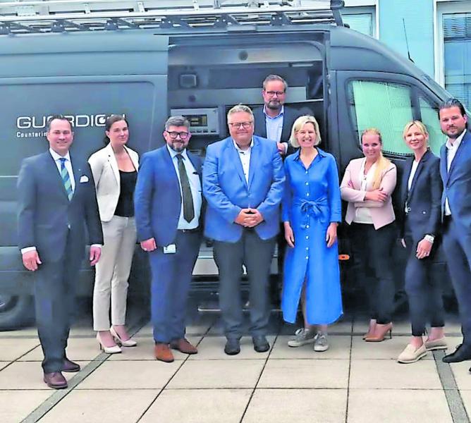 Aktive Wirtschaftspolitik bedeutet laut einer Pressemitteilung von Andreas Lohde, Vorsitzender der CSU-Stadtratsfraktion, nicht nur, Verbindung zu den Unternehmen aufzubauen, um die Region als interessanten Standort zu präsentieren, sondern auch die stetige Pflege der Kontakte und die Kommunikation mit den ansässigen Betrieben.
