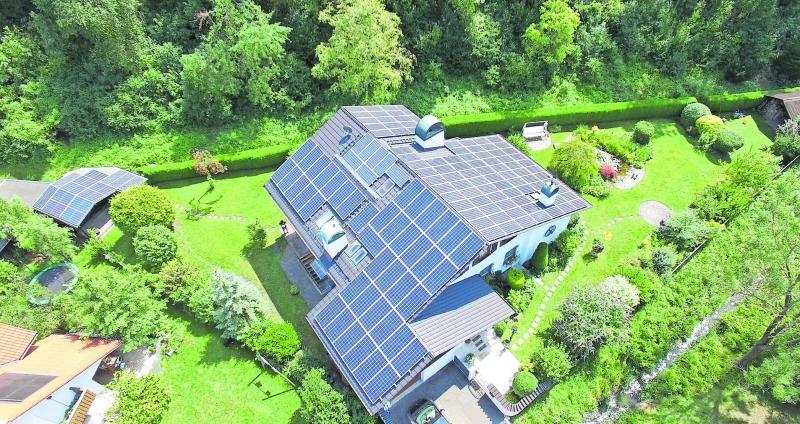 Großflächige PV-Anlagen auf allen Dächern – das Projekt „Energiewende mit Sektorenkopplung“ denkt groß.