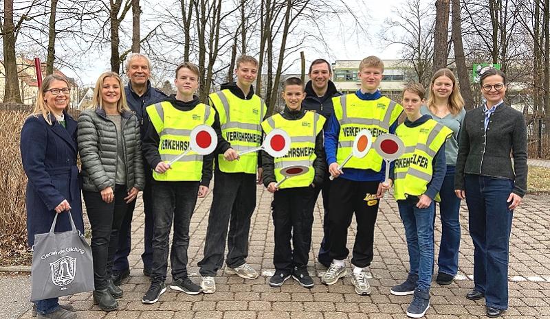 Da sage noch einer, die Null-Bock-Jugend. Von wegen. Zumindest fünf Jugendliche des Christoph-Probst-Gymnasiums sagten sofort ja, als auf Initiative von Lenja Hummel aus der Neunten Schülerlotsen gesucht wurden.