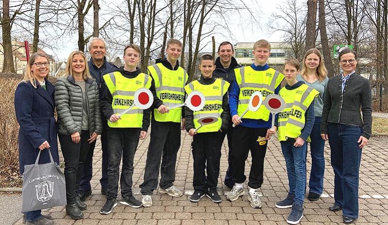 Da sage noch einer, die Null-Bock-Jugend. Von wegen. Zumindest fünf Jugendliche des Christoph-Probst-Gymnasiums sagten sofort ja, als auf Initiative von Lenja Hummel aus der Neunten Schülerlotsen gesucht wurden. 