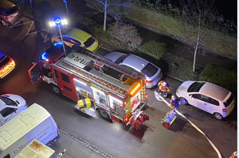 - Am 17. März 2024 wurde die Freiwillige Feuerwehr Germering um 00:12 Uhr zu einem Einsatz in der Königsberger Straße gerufen. Dort war in einem Wohnhaus im 7. Obergeschoss ein Brand in einer Küche ausgebrochen. Ein Küchengerät geriet in Brand. 