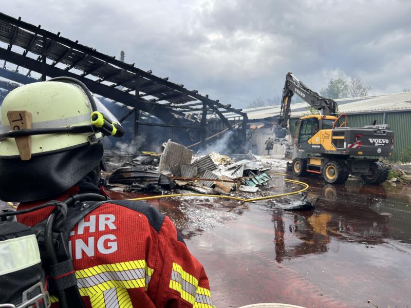 Am Mittwochnachmittag um 15:27 Uhr wurde durch die Integrierte Leitstelle Fürstenfeldbruck die Feuerwehren aus Germering und der Umgebung zu einem Großbrand in Germering alarmiert. Schon während der Anfahrt bestätigten die ersten Einsatzkräfte eine starke Rauchentwicklung über dem Stadtgebiet. 