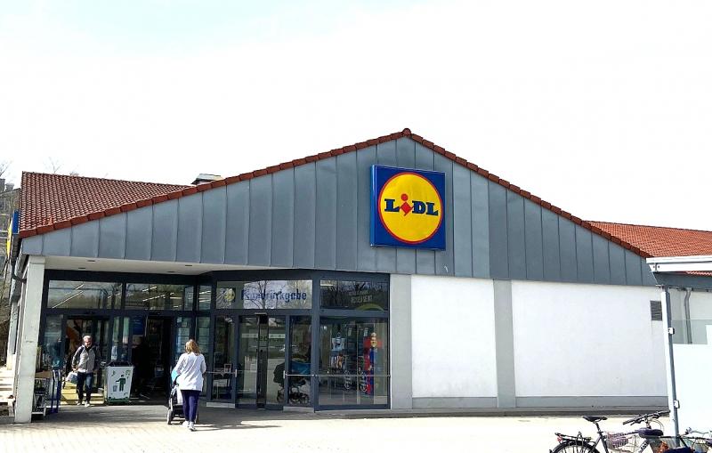 Vor mehr als fünf Jahren stellte die Firma „LIDL“ Antrag auf Genehmigung für den Neubau eines Lebensmittel-Verbrauchermarktes an der Landsberger Straße in Gilching. Mittlerweile sind alle Hürden beiseite geräumt. In wenigen Tagen schließt der Markt bis voraussichtlich in den Winter hinein. 