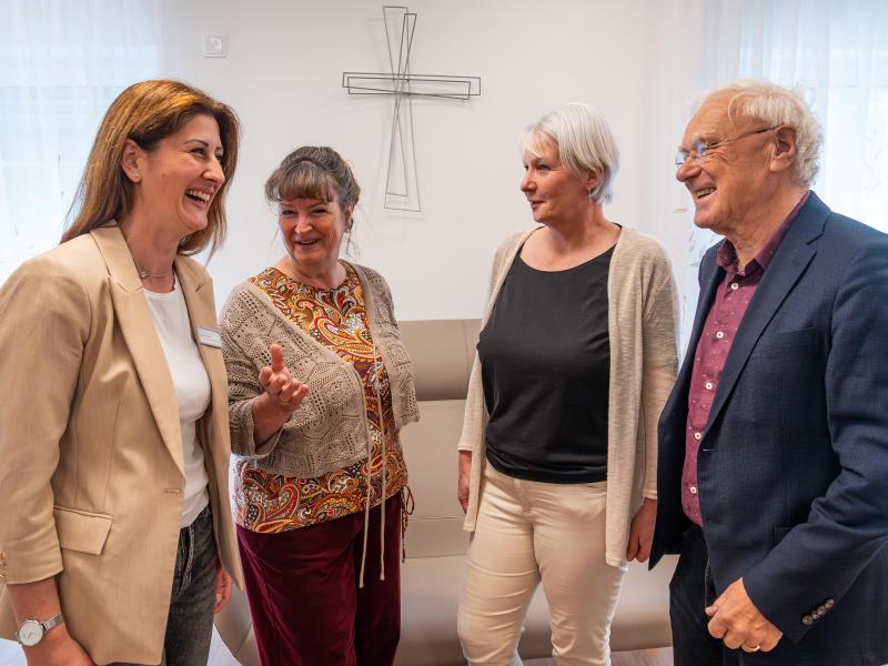 – Das Germeringer Caritas Haus Don Bosco und der Hospizverein Germering e.V. haben eine Kooperationsvereinbarung geschlossen. Damit soll den Bewohnerinnen und Bewohnern der Einrichtung die bestmögliche Unterstützung und Versorgung geboten werden können, die deren Wünsche, Werte und Lebenssituationen respektiert. Dieses Angebot schließt die Zu- und Angehörigen ein.