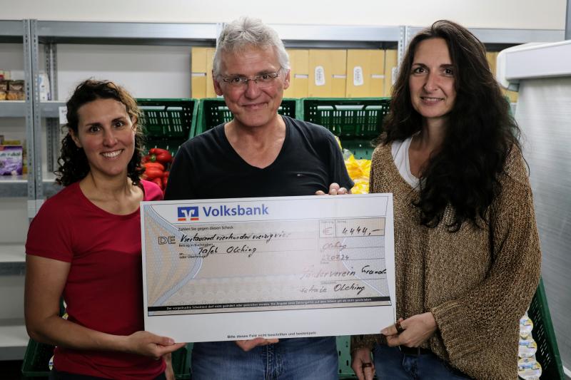 Über 500 Schüler der Grundschule Olching haben sich ins Speedway Stadion begeben, um dort Runde für Runde zu laufen, zu gehen oder zu joggen, und haben in diesem Zuge mit ihren Sponsoren mehrere tausend Euro gesammelt.