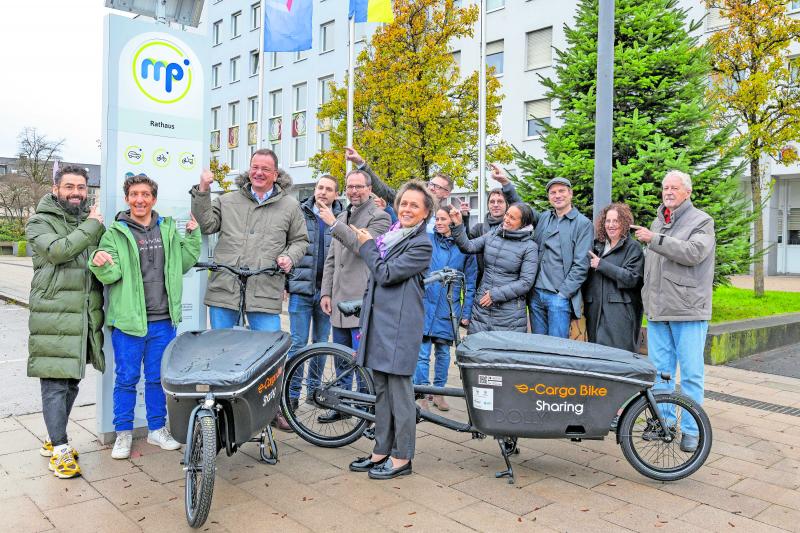 Das Angebot an den Mobilitätspunkten im Landkreis Fürstenfeldbruck wird erweitert. Seit 21. Oktober stehen die ersten Räder des E-Lastenradsharing-Angebots an Mobilitätspunkten in den vier Städten im Landkreis allen Mitbürgern zur Verfügung.