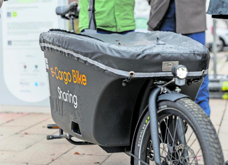 Das Lastenradsharing-System an den neuen MobilitätsPunkten im Landkreis Fürstenfeldbruck bietet beste Gelegenheit, um noch flexibler und vor allem klimafreundlich in der Region unterwegs zu sein.