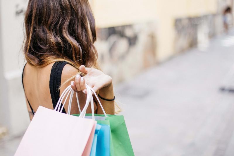 Der Frühling steht vor der Tür, und mit ihm kommt die Lust auf frische Farben, neue Mode und kleine Verwöhnmomente. Genau die richtige Zeit für einen Einkaufsbummel bei den Lokalhelden rund um die Augsburger Straße in Fürstenfeldbruck! Am 22. März heißt es dort: Flower Power Shopping – mit tollen Frühlingsangeboten, besonderen Aktionen und jeder Menge Inspiration für die neue Saison.