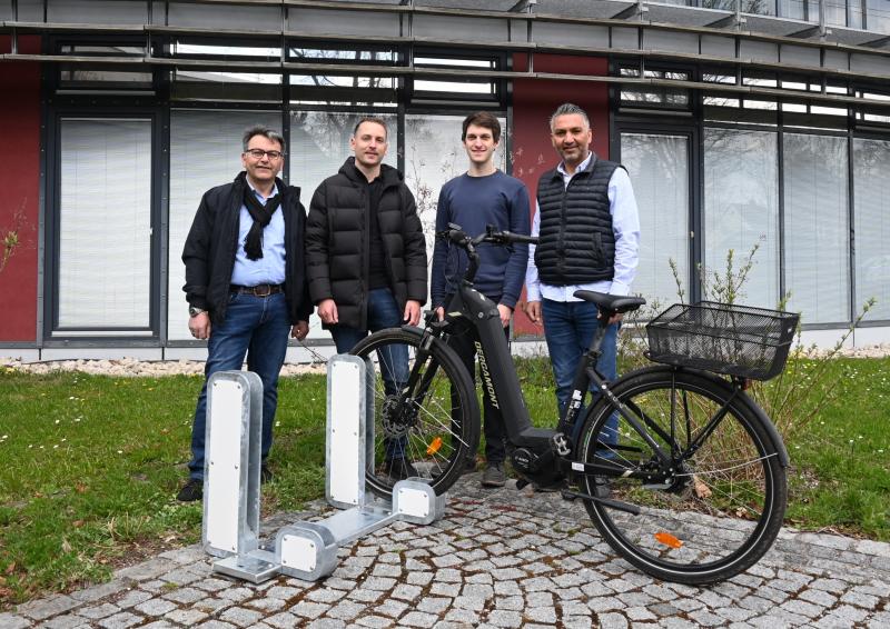 – Fahrrad-Sharing, auch bekannt als Bikesharing, wird immer beliebter. Während entsprechende Sharing-Systeme in Großstädten und Touristenhochburgen schon länger zum Straßenbild gehören, expandieren Anbieter zunehmend in den suburbanen bis ländlichen Raum.