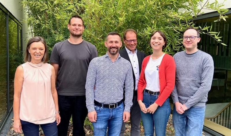 Von links: Ursula Beyer, Henning Krohn (Stellvertreter Leiter ambulante Pflege), Almir Durakovic (Leiter ambulante Pflege), Thomas Müller, Irmila Berwanger (Leitung Tagespflege) sowie Christian Stahl als deren Stellvertreter.