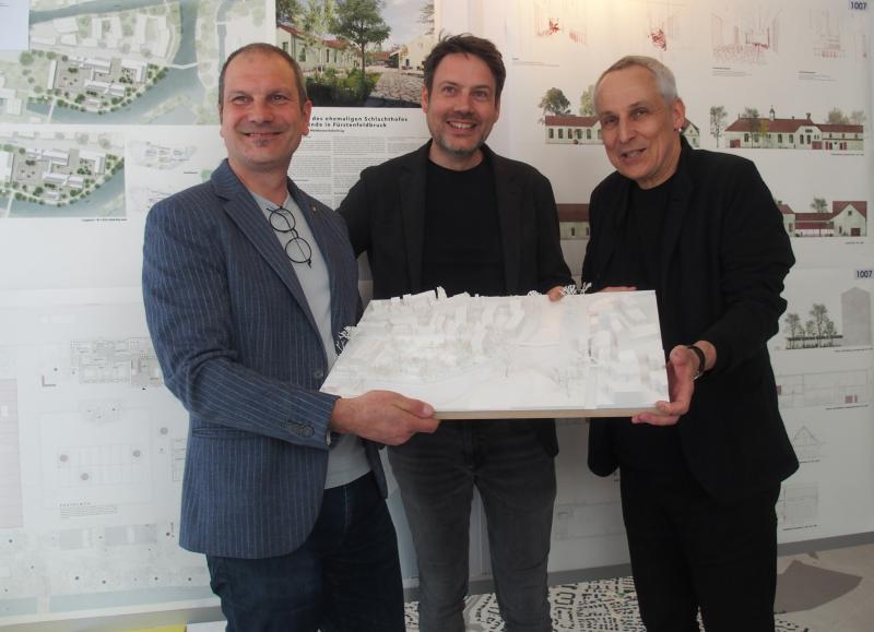 OB Götz, Bauamtsleiter Dachsel und Architekt Prof. Springer