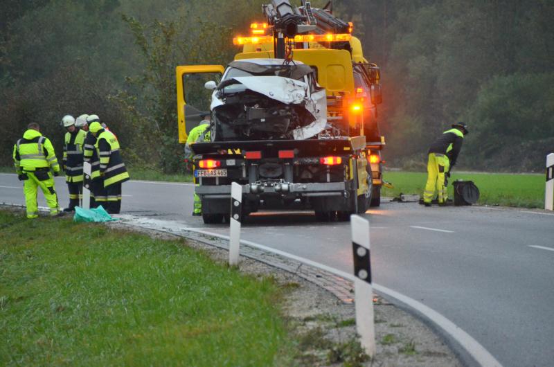 Aufräumarbeiten auf der B471