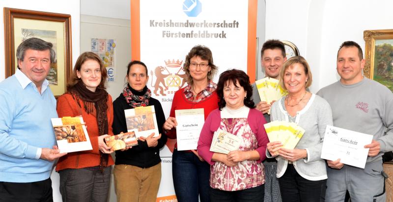 Von links: Bäcker-Obermeister Franz Höfelsauer, Heidi Schaitl und Barbara Mechler, Elisabeth Bücherl, Hannelore Kühlmuß, Mammendorf, Ulrich Drexler, Kreishandwerkerschaft-Geschäftsführerin Jutta Sellin und Werner Nau.