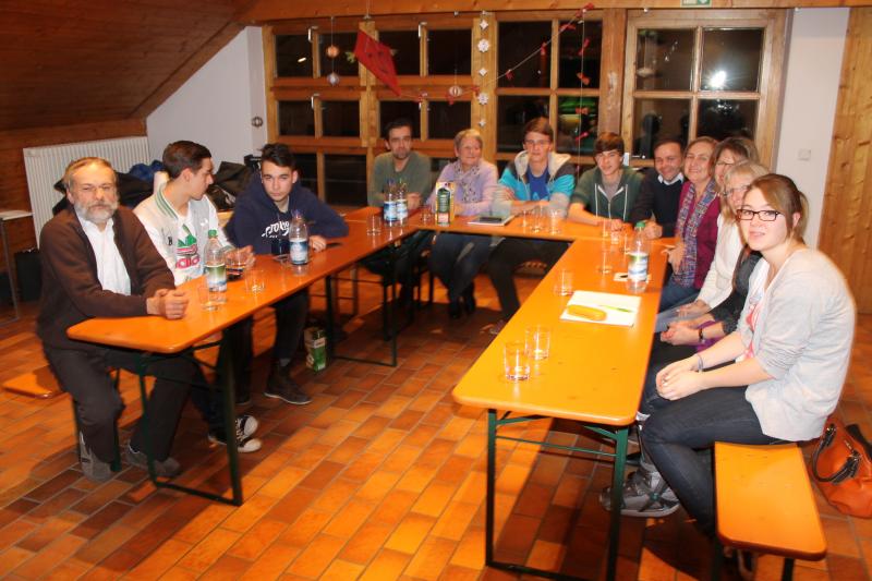Fruchtbare Diskussion: die Eichenauer Jugendbeiräter trafen sich mit Gemeinderäten zur Diskussionsrunde.