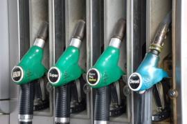 Am 04.05.2019 vormittags erreichte die Polizeiinspektion Fürstenfeldbruck die Mitteilung über randalierende Personen an einer Fürstenfeldbrucker Tankstelle. Vor Ort konnte von den eingesetzten Polizeibeamten nur noch ein stark alkoholisierter 32-jähriger angetroffen werden. 