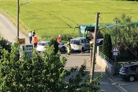 Am Montagabend kam es auf der B2 bei Puch zu einem schweren Verkehrsunfall, bei dem die Unfallbeteiligen teilweise schwer verletzt wurden. Der Unfall ereignete sich um 17:45 Uhr, nachdem ein 62-jähriger Penzinger unter Missachtung der Vorfahrt mit seinem VW in den Kreuzungsbereich einfuhr und dabei mit einer 53-jährigen Fürstenfeldbruckerin kollidierte, die mit ihren Toyota auf der B2 Richtung Mammendorf unterwegs war.