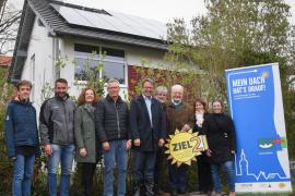 – Die Photovoltaik Kampagne „Mein Dach hat‘s drauf – Sonnenenergie für den Landkreis Fürstenfeldbruck“ läuft seit Ende Januar dieses Jahres, mit dem Ziel, das vorhandene Potenzial für die Produktion von Sonnenstrom auf den Dächern im Landkreis auszuschöpfen und mehr Photovoltaikanlagen zu installieren.
