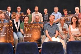 – Am Samstag, den 29. Juni, von 19 bis 1 Uhr können Kulturinteressierte an zahlreichen Stationen in und um Bruck einen einzigartigen Mix aus Kunst, Literatur, Livemusik, Performance, Tanz, und Theater genießen. 