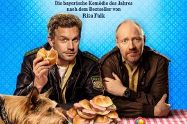 Am ersten August startet der neueste Film von Erfolgsautorin Rita Falk mit den sinnigen Namen „Leberkäsjunkie“. Wie wir ja aus den bisherigen Filmen bereits wissen, hat Hauptdarsteller Sebastian Bezzel alias Eberhofer ein inniges Verhältnis zu diesem bayrischen Traditions-Food.