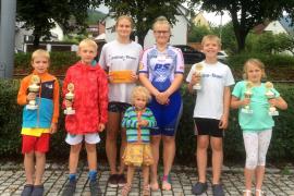 Am letzten Juliwochenende war das Inline-Rennteam des Ski-Club Fürstenfeldbruck in Unterlenningen beim Deutschen-Inline-Alpin-Cup und bei den Bayerischen Meisterschaften in Arrach vertreten. 