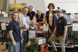  Germering - Der Lions-Markt, der vergangenen Samstag an der Stadthalle stattfand, ist die älteste Aktivität des örtliche Lions Clubs und wird bereits seit 1989 – seit einigen Jahren zusammen mit dem Kinderfest der Stadt Germering – organisiert und ist damit in Germering schon zur Tradition geworden.