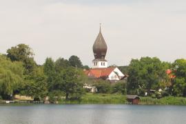 Am Sonntag 13.10.2019 ist Weßling um eine Attraktion reicher. Im Rahmen der laufenden Sanierungsarbeiten  der Pfarrkirche Christ König in der Schulstraße 23 besteht nämlich von 11.30 Uhr bis ca. 17.00 Uhr  die Möglichkeit mittels eines  Materialaufzugs  auf den derzeit eingerüsteten  einzigartigen Zwiebelturm zu gelangen. 