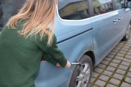 Sachbeschädigungen an geparkten Pkw´s in Form von abgetretenen Spiegeln, beschädigten Scheibenwischern oder Kratzern im Lack sind immer wieder Gegenstand von Presseberichten der Germeringer Polizei. 