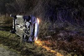 - Am 11. Dezember fuhr ein 39-jähriger Augsburger mit seinem Lkw auf der B 471 Richtung Dachau. Er benützte die linke von zwei Fahrspuren und wechselte auf die rechte Spur. Dabei übersah er den Pkw einer 21-jährigen Puchheimerin.